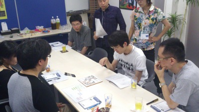 会の様子