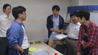 会の様子