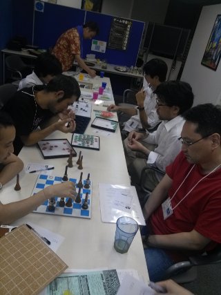 会の様子